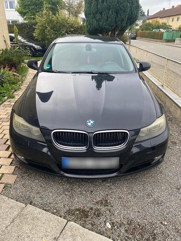 Gebraucht BMW 330 197 PS (144 kW) 2009 Schwarz Limousine