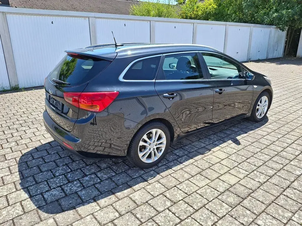 Gebraucht Kia Ceed Sportswagon 135 PS (99 kW) 2015 Schwarz Kombi