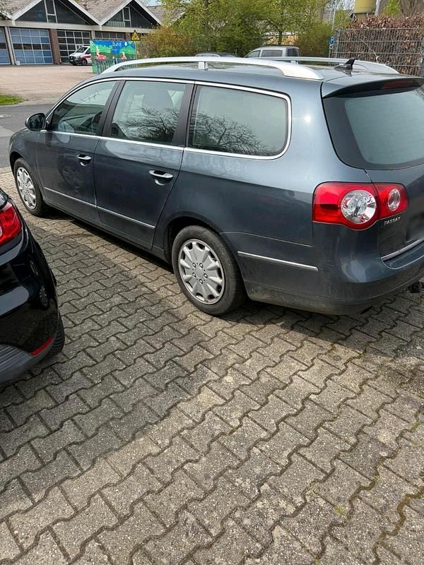 Gebraucht VW Passat 122 PS (89 kW) 2009 Grau Kombi