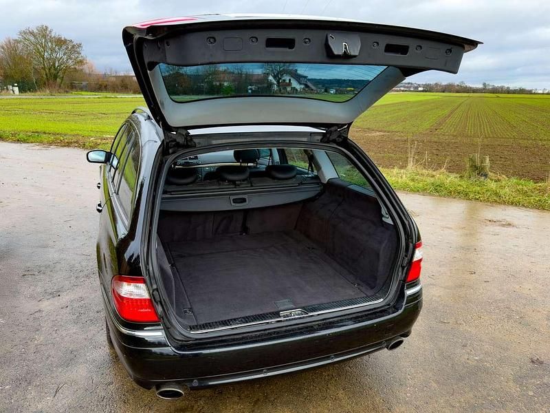 Gebraucht Mercedes E350 Avantgarde 272 PS (200 kW) 2005 Schwarz Kombi
