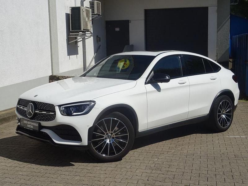 Weiß Gebraucht 2020 Mercedes GLC300 AMG Coupé | 41.999 € (Fairer Preis) - Bild 1/4