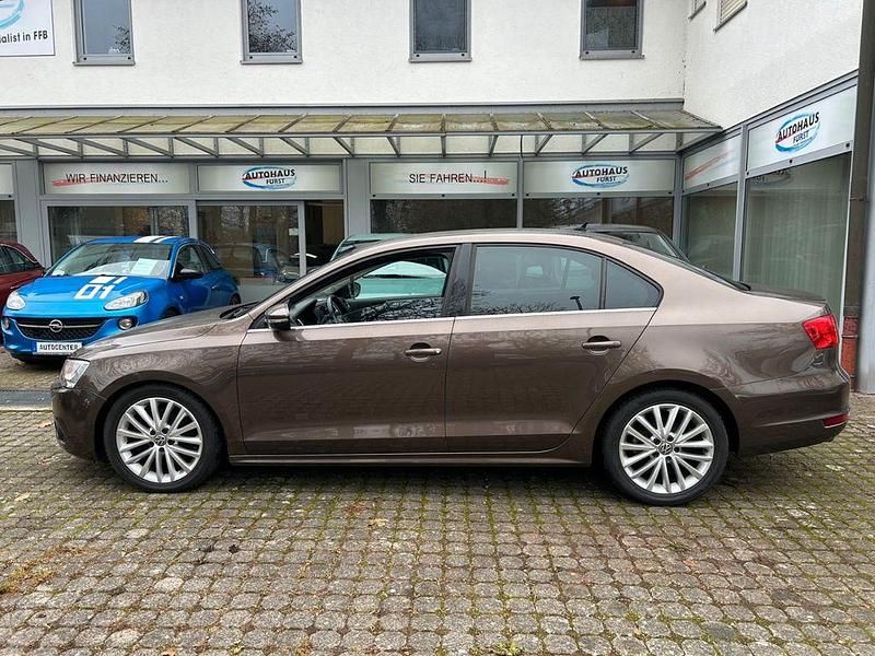 Brugt VW Jetta Highline 160 HK (117 kW) 2012 Brun Sedan