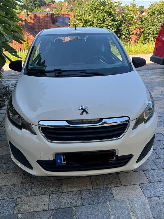 Weiß Gebraucht 2015 Peugeot 108 Kleinwagen | 4.000 € (Guter Preis) - Bild 1/4