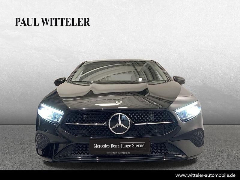 Gebraucht Mercedes A200 Progressive 163 PS (119 kW) 2024 Schwarz Limousine