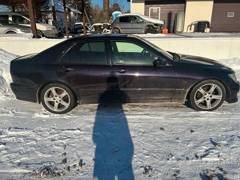 Gebraucht Lexus IS300 213 PS (156 kW) 2003 Violett Limousine