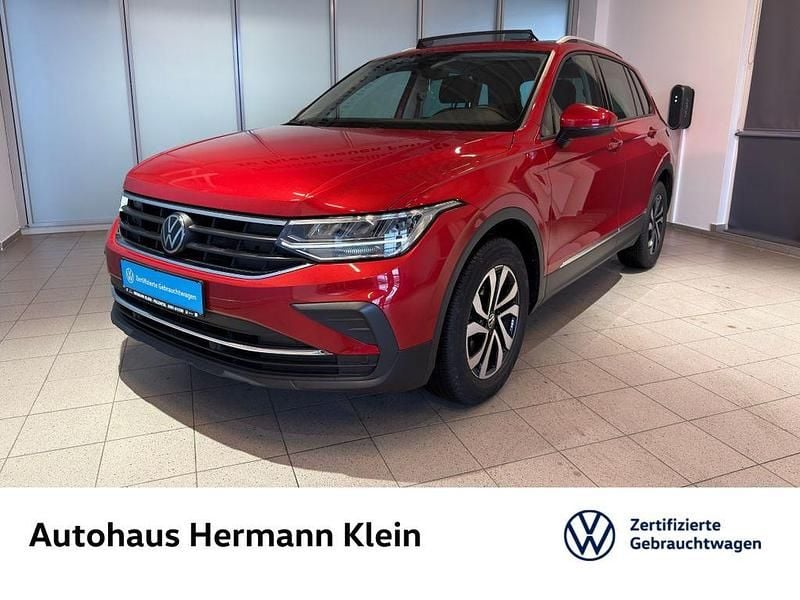 Rot Gebraucht 2021 VW Tiguan Active SUV | 28.490 € (Guter Preis) - Bild 1/4