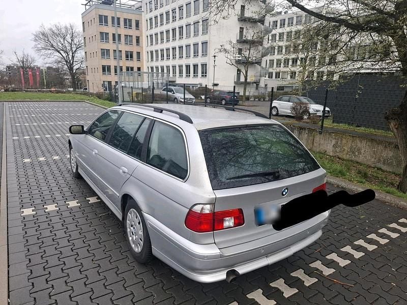 Gebraucht BMW 520 170 PS (125 kW) 2001 Silber Kombi