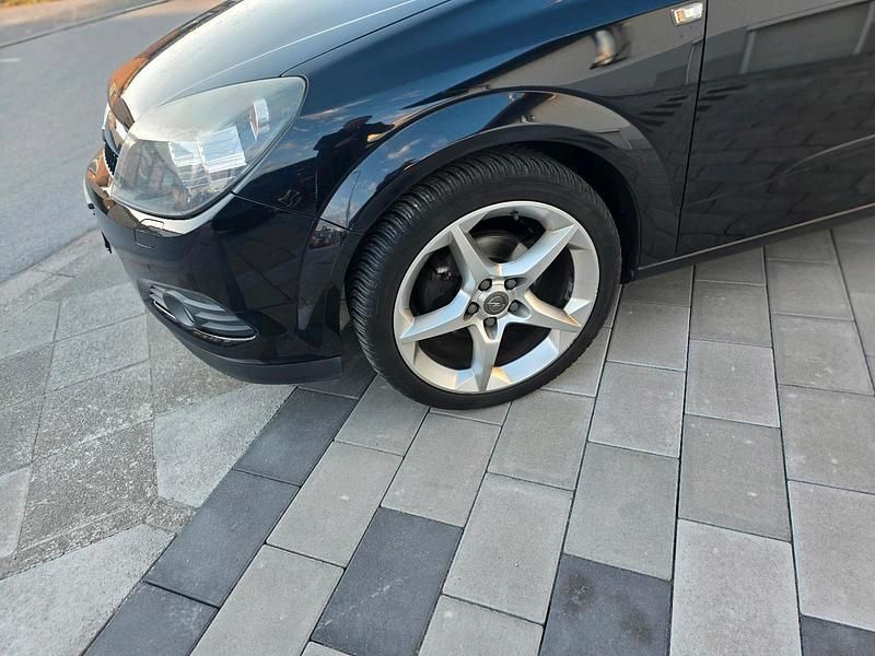 Gebraucht Opel Astra Cabriolet 116 PS (85 kW) 2007 Schwarz Cabrio