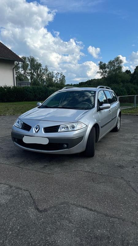 Silber Gebraucht 2007 Renault Mégane GrandTour Kombi | 2.000 € (Fairer Preis) - Bild 1/4