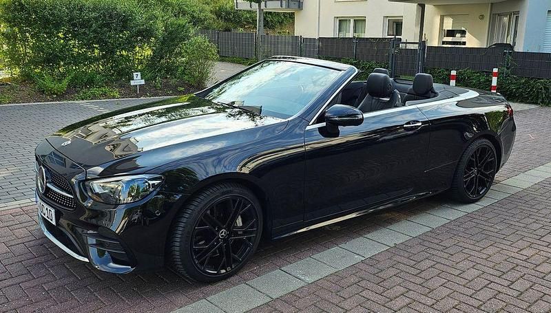 Gebraucht Mercedes E400 330 PS (242 kW) 2021 Schwarz Cabrio