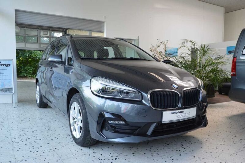 Mineralgrau metallic Gebraucht 2019 BMW 218 Gran Tourer Van / Kleinbus | 23.450 € (Teuer) - Bild 1/4