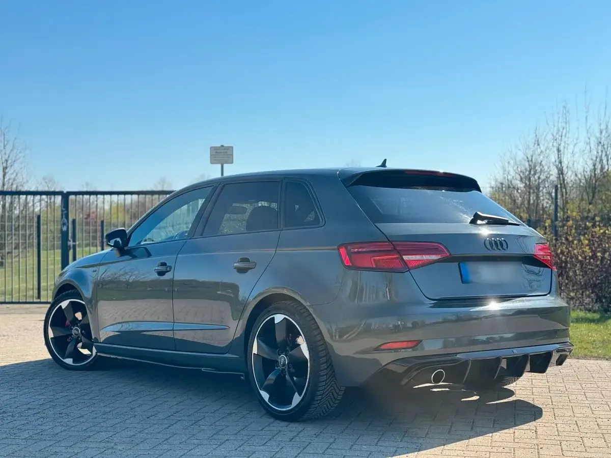 Gebraucht Audi A3 Sportback S-Line 110 PS (80 kW) 2017 Grau Kleinwagen