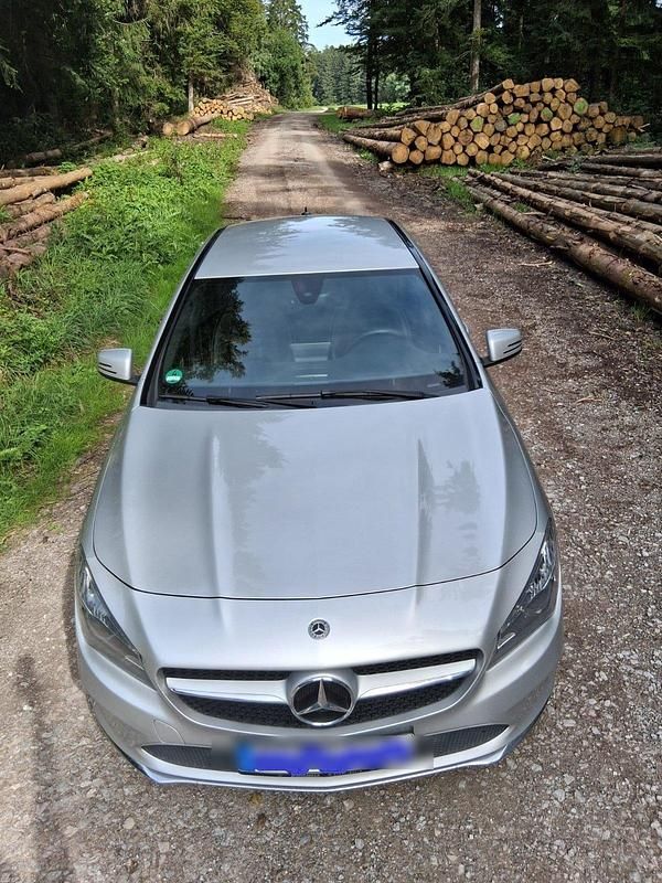 Silber Gebraucht 2018 Mercedes CLA200 Coupé | 18.650 € (Guter Preis) - Bild 1/4