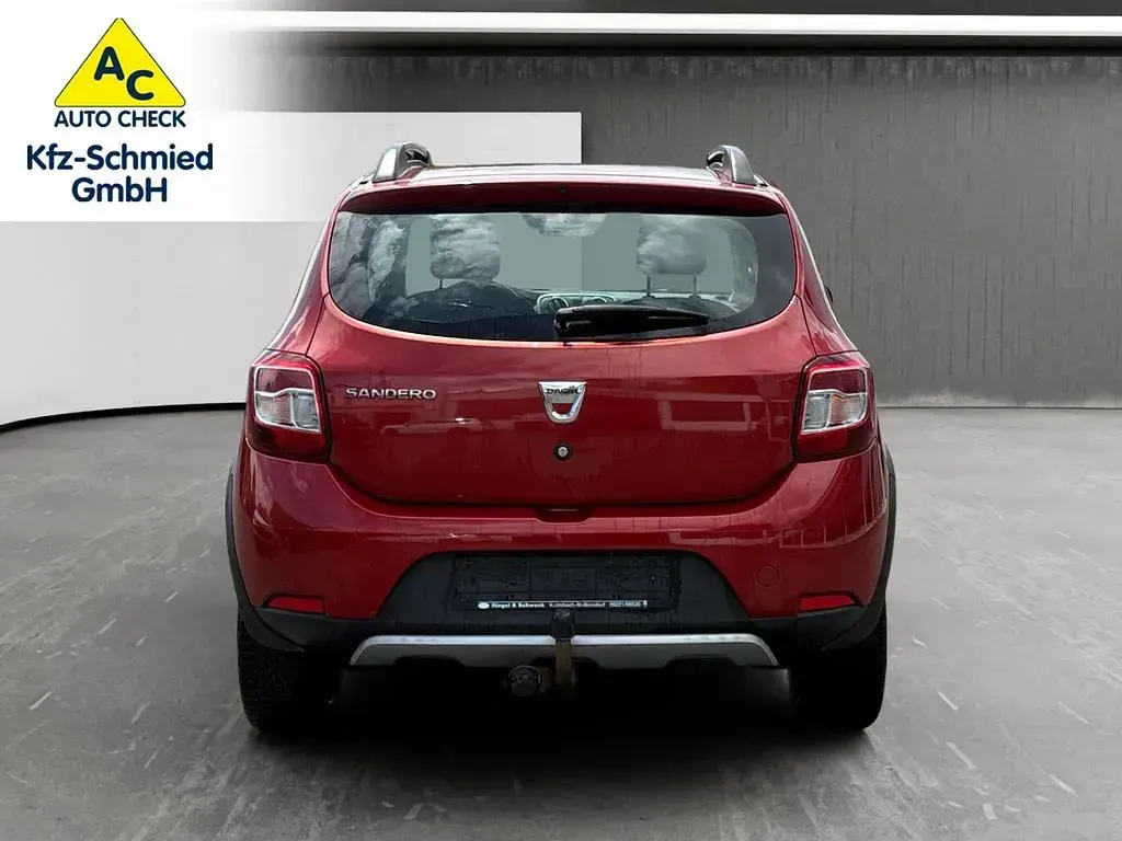 Gebraucht Dacia Sandero Prestige 90 PS (66 kW) 2015 Rot Limousine