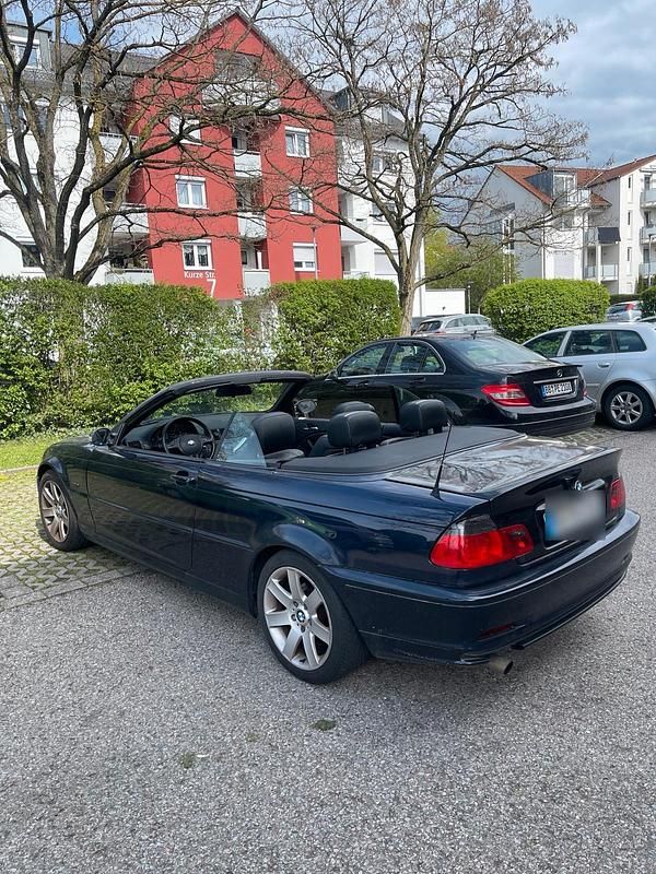 Gebraucht BMW 318 143 PS (105 kW) 2002 Blau Cabrio