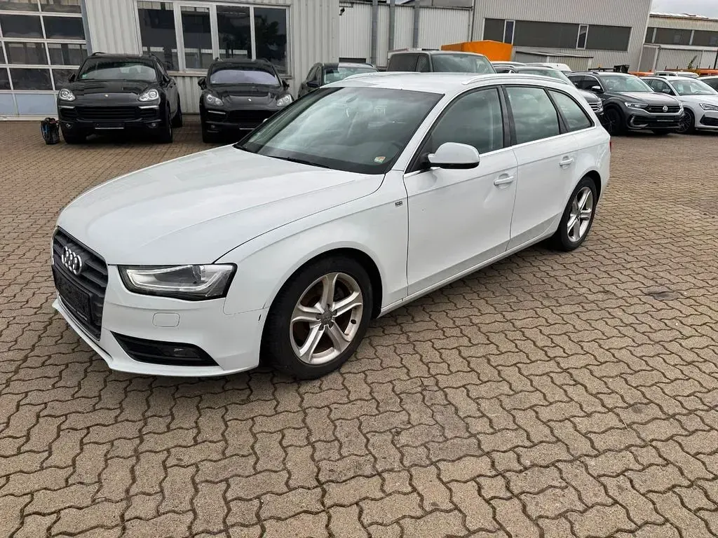 Gebraucht Audi A4 Ambition 143 PS (105 kW) 2012 Weiß Kombi