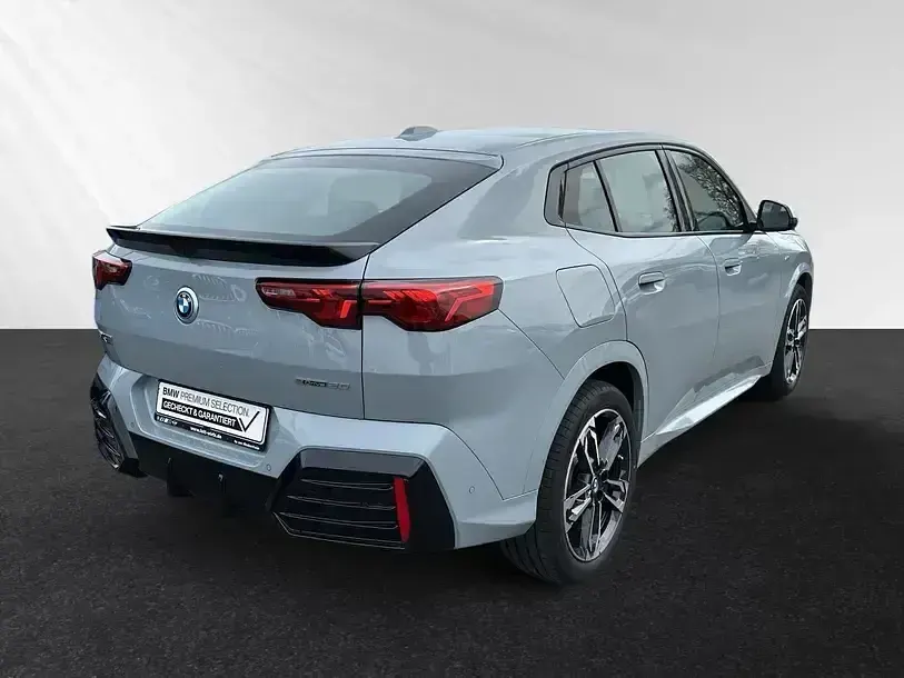Gebraucht BMW iX2 M Sport 150 kW (204 PS) 2025 Brooklyn grau metallic SUV