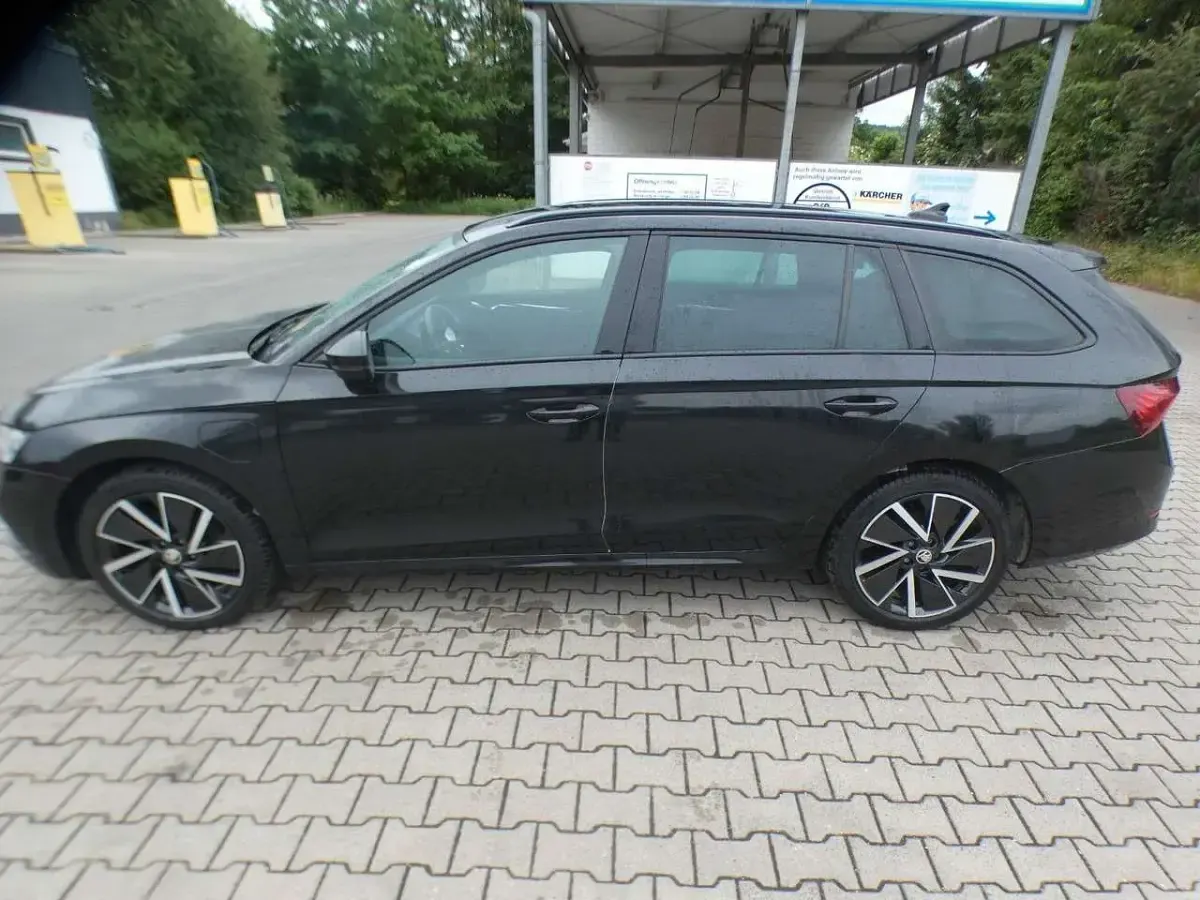 Gebraucht Skoda Octavia 204 PS (150 kW) 2022 Brilliantsilber metallic Kombi
