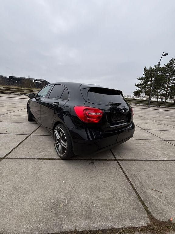 Gebraucht Mercedes A180 Edition 122 PS (89 kW) 2015 Schwarz Limousine