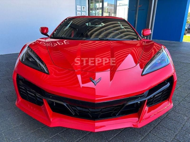 Neu Corvette C8 644 PS (473 kW) 2025 Torch red (gkz) Coupé
