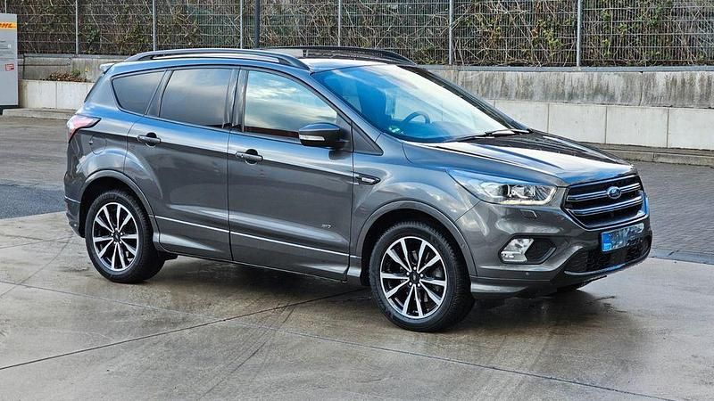 Gebraucht Ford Kuga ST-Line 179 PS (131 kW) 2018 Grau SUV