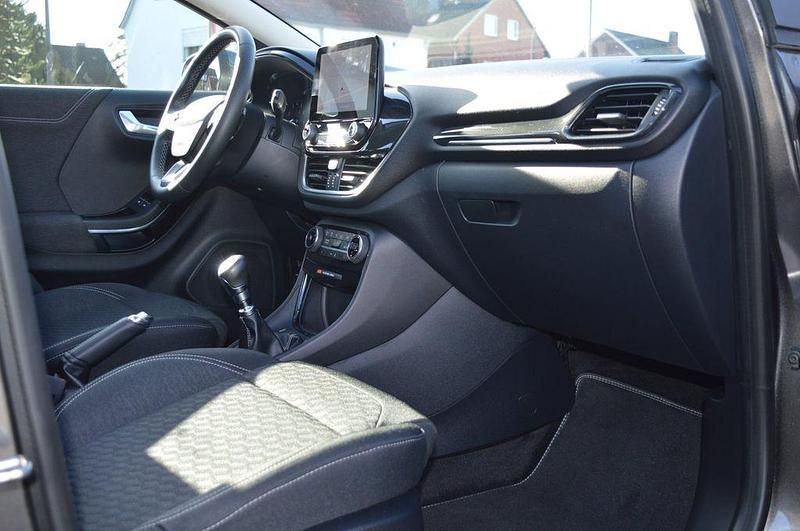 Gebraucht Ford Puma Titanium 125 PS (91 kW) 2020 Magneticgrau SUV