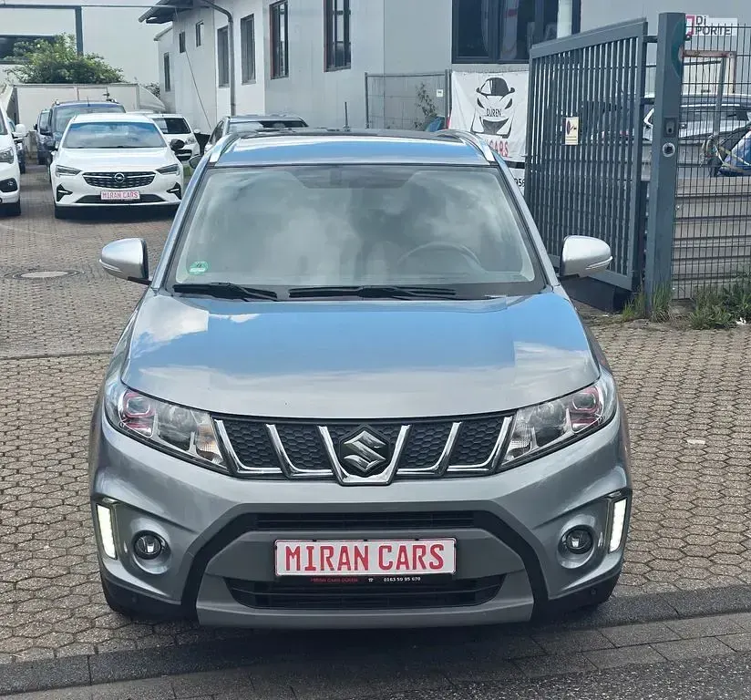 Gebraucht Suzuki Vitara 140 PS (102 kW) 2017 Grau SUV