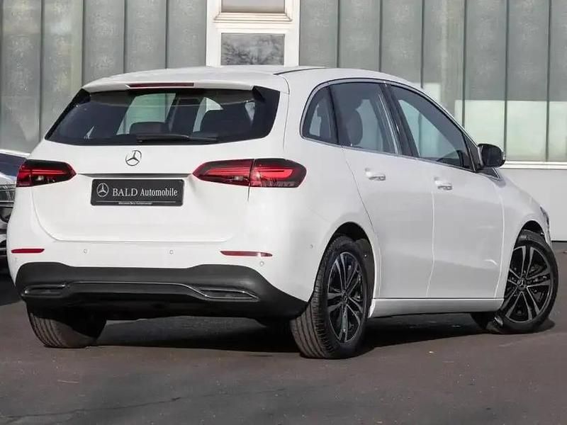 Gebraucht Mercedes B200 Progressive 150 PS (110 kW) 2025 Weiss polarweiß Van / Kleinbus
