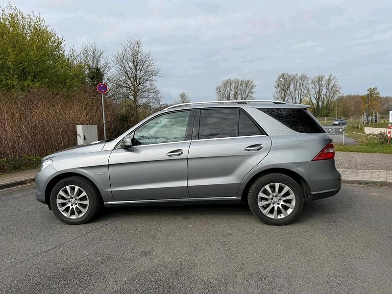 Gebraucht Mercedes ML350 259 PS (190 kW) 2012 Grau SUV
