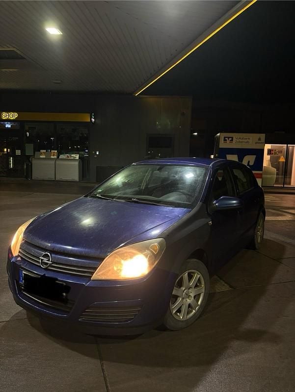 Second-hand Opel Astra 90 CP (66 kW) 2005 Albastru Hatchback