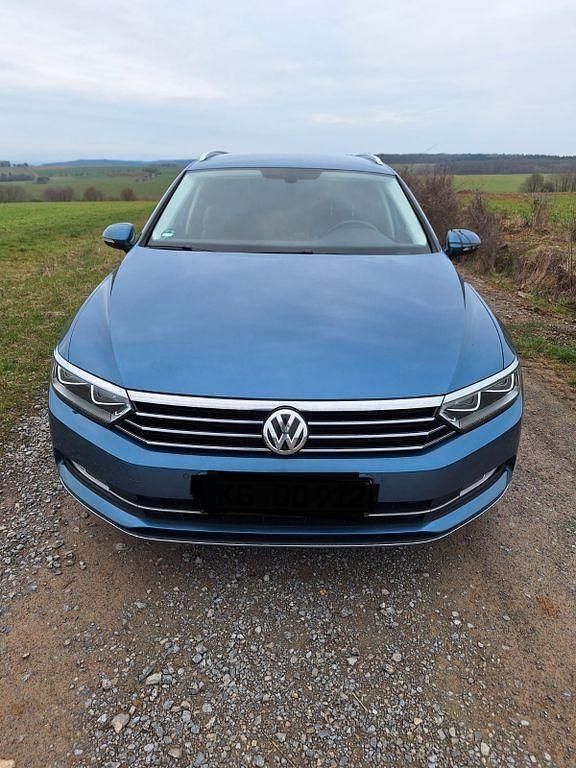 Gebraucht VW Passat Highline 150 PS (110 kW) 2015 Blau Kombi