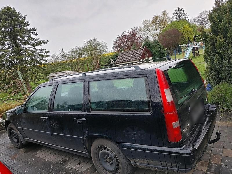 Gebraucht Volvo V70 145 PS (106 kW) 1998 Schwarz Kombi