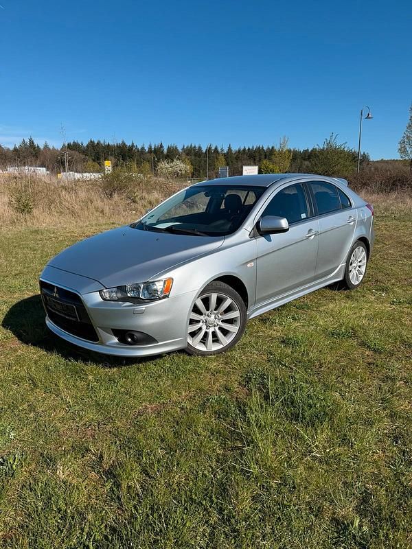 Gebraucht Mitsubishi Lancer 143 PS (105 kW) 2010 Silber Limousine