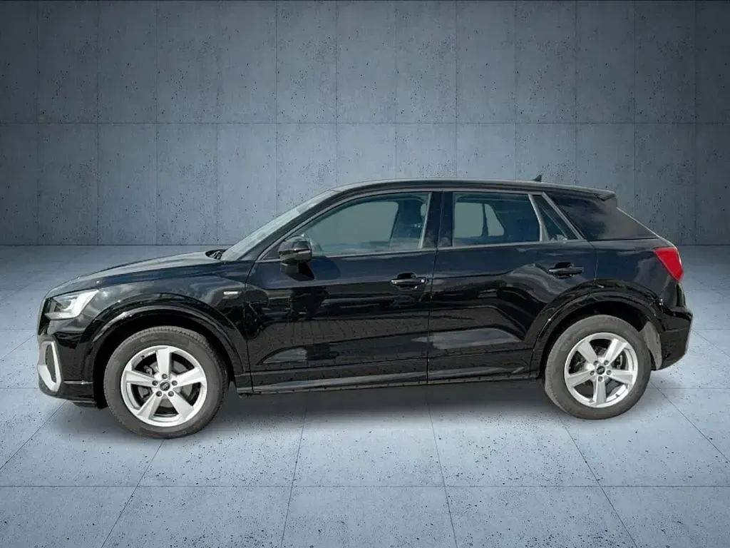 Gebraucht Audi Q2 S-Line 150 PS (110 kW) 2023 Mythosschwarz metallic SUV