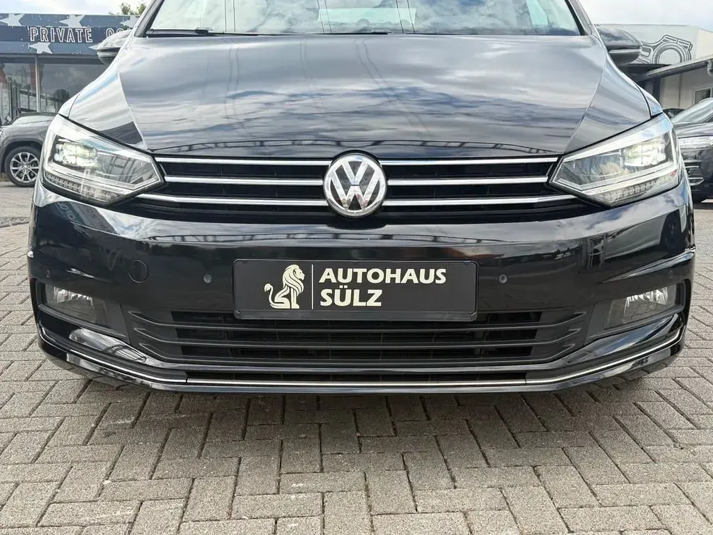 Gebraucht VW Touran Highline 150 PS (110 kW) 2019 Schwarz Van / Kleinbus