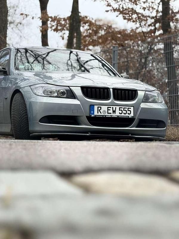 Gebraucht BMW 320 150 PS (110 kW) 2005 Grau Limousine