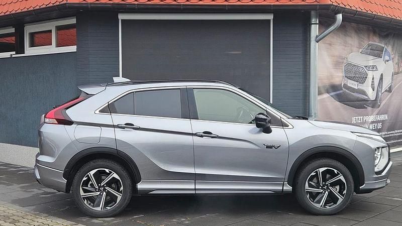 Gebraucht Mitsubishi Eclipse Cross Plus 98 PS (72 kW) 2022 Grau SUV
