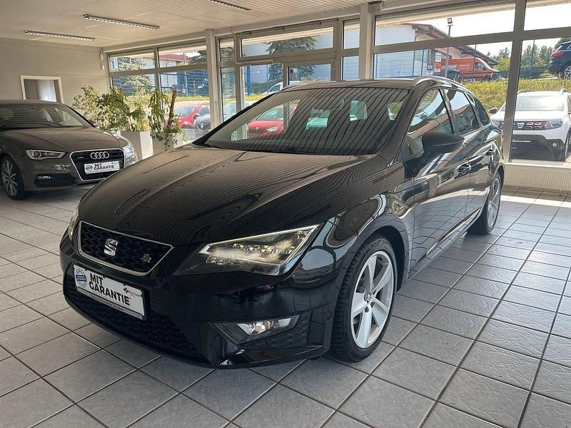 Schwarz Gebraucht 2015 Seat Leon ST FR Kombi | 15.499 € (Fairer Preis) - Bild 1/4