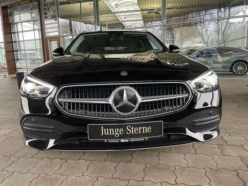 Gebraucht Mercedes C200 Avantgarde 163 PS (119 kW) 2025 Schwarz Kombi