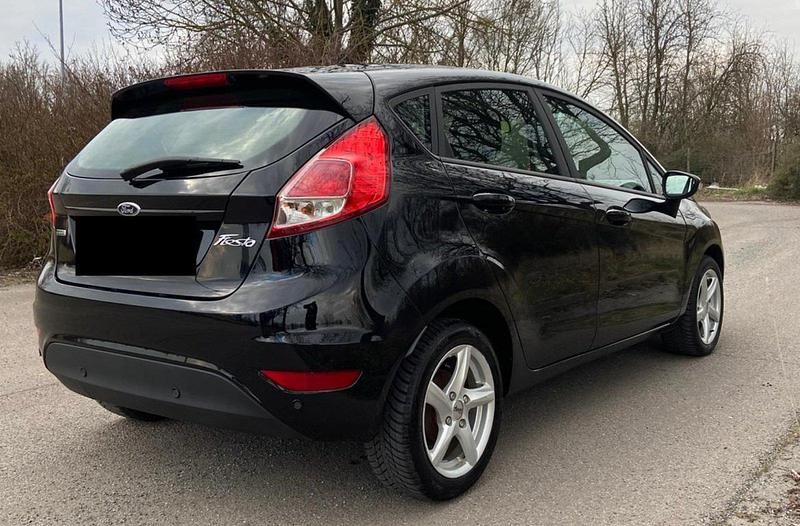 Gebraucht Ford Fiesta SYNC Edition 101 PS (74 kW) 2016 Schwarz Kleinwagen