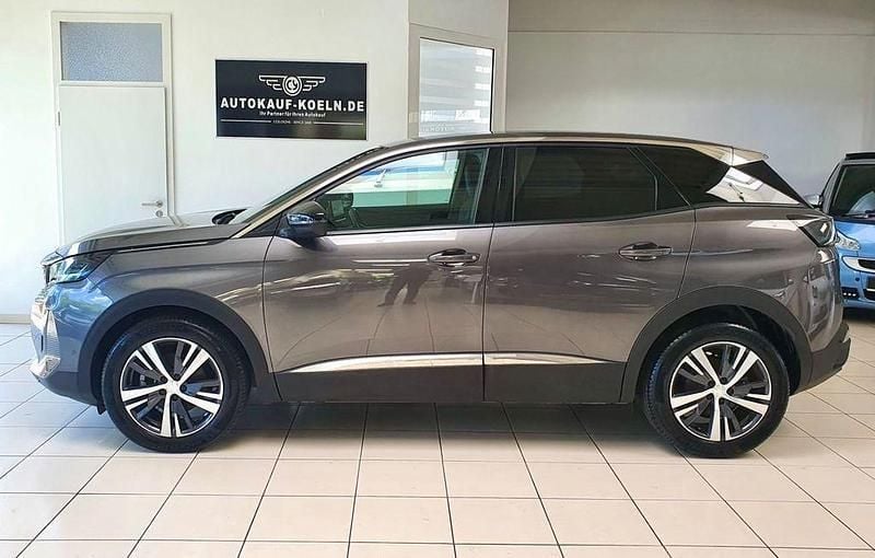 Lackierung platiniumgrau/meta Gebraucht 2023 Peugeot 3008 Allure SUV | 21.592 € (Guter Preis) - Bild 1/4