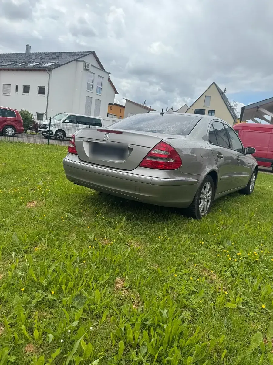 Brugt Mercedes E220 150 HK (110 kW) 2003 Grå Sedan