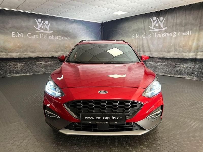 Używany Ford Focus Active X 150 KM (110 kW) 2022 Czerwony Sedan/Limuzyna