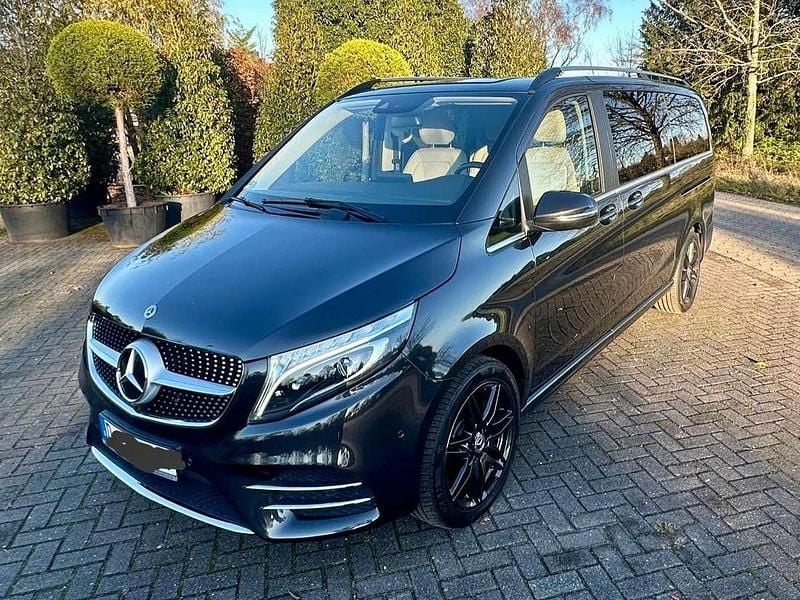 Graphitgrau metallic dunkel Gebraucht 2020 Mercedes V300 Avantgarde Edition Van / Kleinbus | 48.500 € (Guter Preis) - Bild 1/4