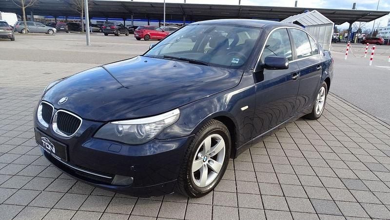 Blau Gebraucht 2008 BMW 520 Sport Line Limousine | 5.490 € (Fairer Preis) - Bild 1/4