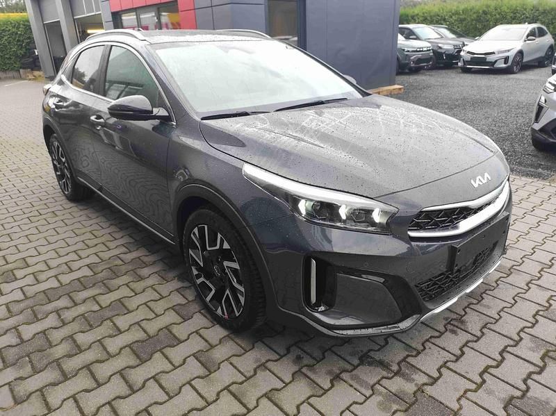 Neu Kia XCeed 150 PS (110 kW) 2026 Penta grau SUV