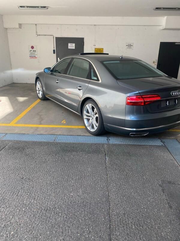 Grau Gebraucht 2017 Audi A8 Ambiente Limousine | 26.999 € (Superpreis) - Bild 1/4