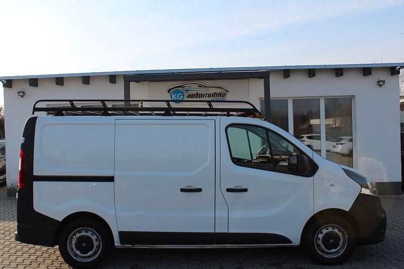 Gebraucht Opel Vivaro 120 PS (88 kW) 2017 Weiß Van / Kleinbus