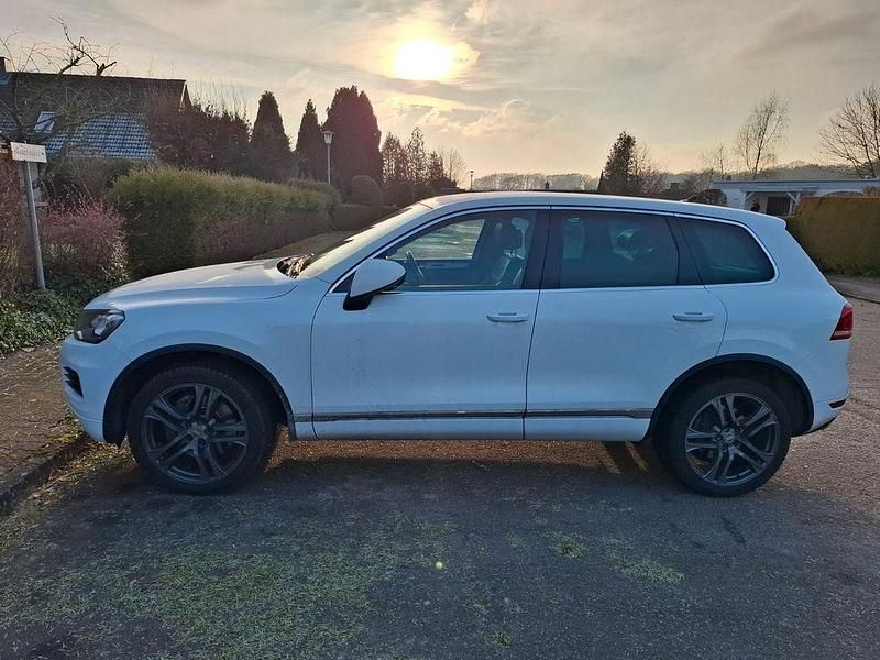 Weiß Gebraucht 2012 VW Touareg SUV | 9.999 € (Guter Preis) - Bild 1/4