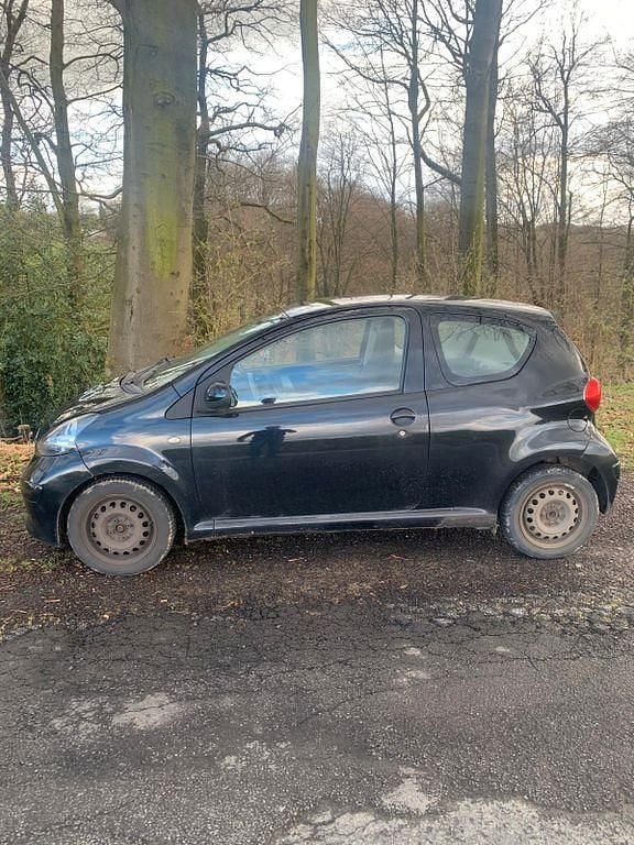 Gebraucht Toyota Aygo 68 PS (50 kW) 2008 Schwarz Kleinwagen